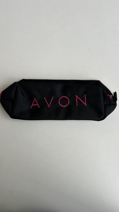 CARTUCHERA CON LOGO BORDADO